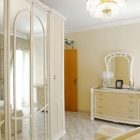 Sarina House