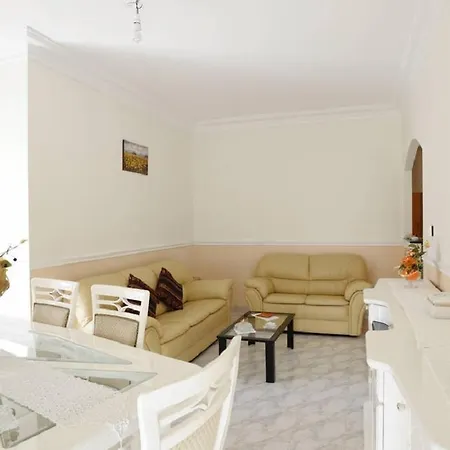 Sarina House Realmonte